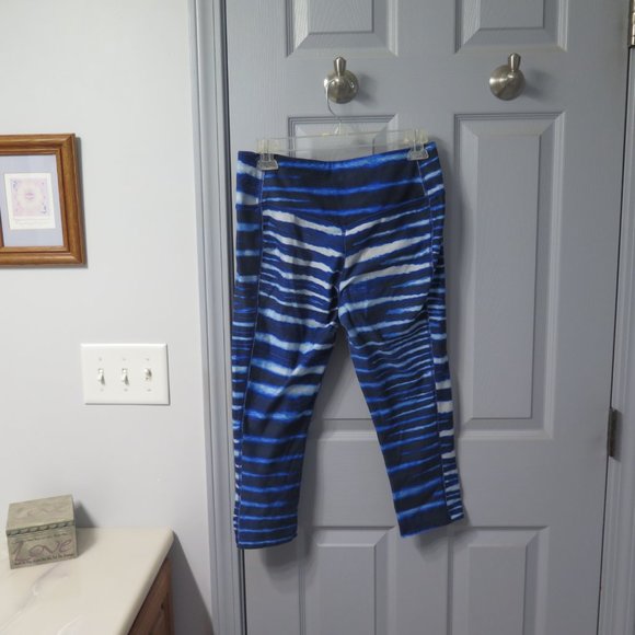 Nike Dry Fit Leggings Ten Less Plastic Bottles, Medium - Picture 4 of 7